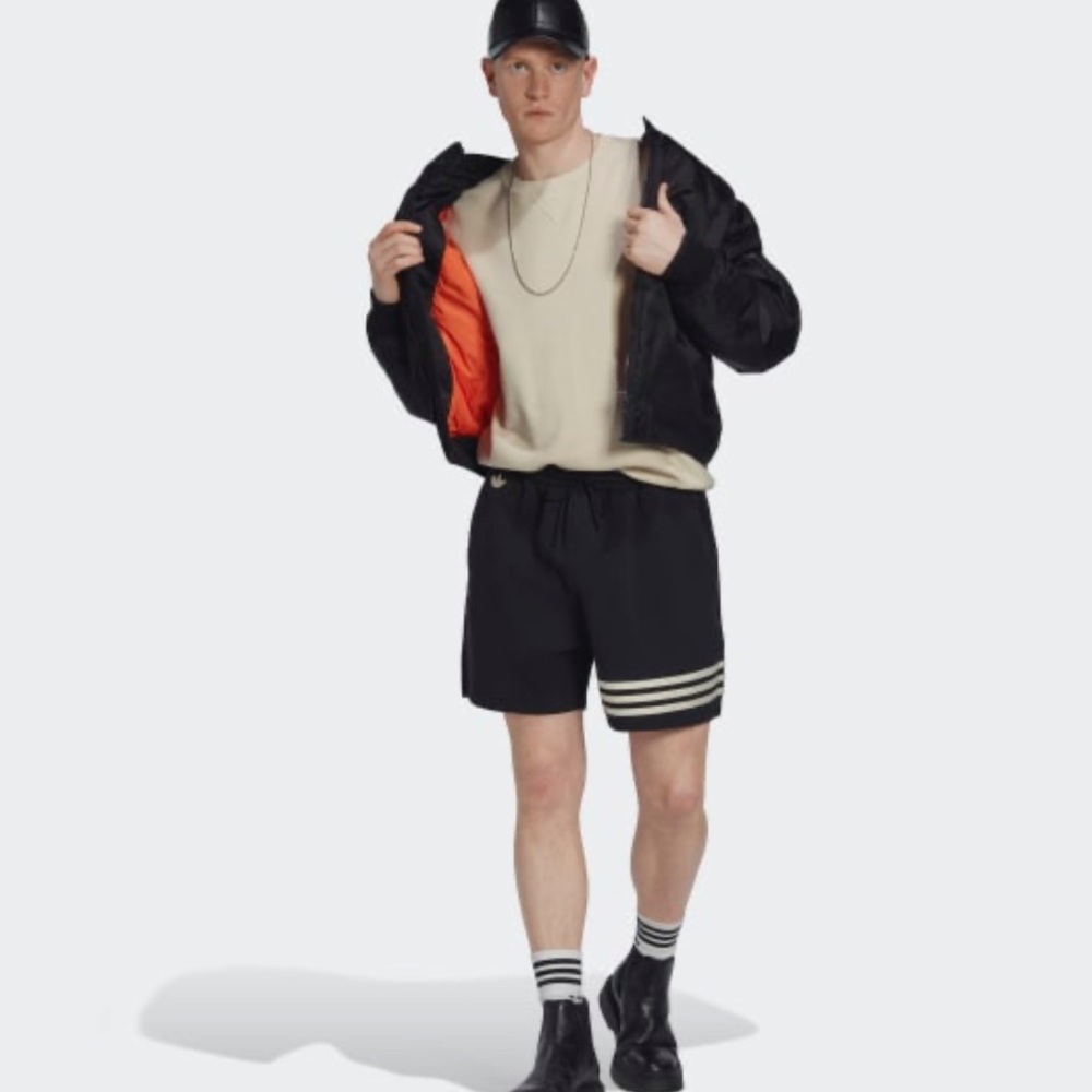 Adidas Neuclassics shorts XS
